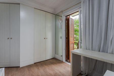 Casa de condomínio à venda com 271m², 3 quartos e 2 vagas Casa de condomínio à venda com 271m², 3 quartos e 2 vagasQuarto 1