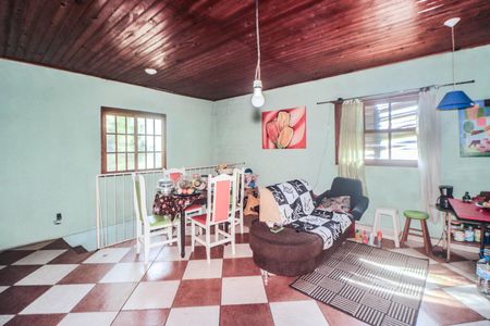 Casa à venda com 300m², 3 quartos e 3 vagas Casa à venda com 300m², 3 quartos e 3 vagasSala Íntima