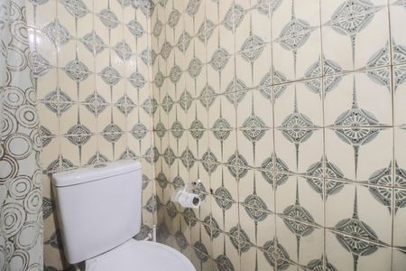 Casa à venda com 300m², 3 quartos e 3 vagas Casa à venda com 300m², 3 quartos e 3 vagasBanheiro Social