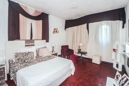 Casa à venda com 300m², 3 quartos e 3 vagas Casa à venda com 300m², 3 quartos e 3 vagasQuarto 1