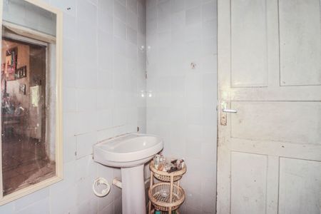 Casa à venda com 300m², 3 quartos e 3 vagas Casa à venda com 300m², 3 quartos e 3 vagasBanheiro Social 2