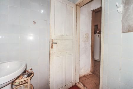 Casa à venda com 300m², 3 quartos e 3 vagas Casa à venda com 300m², 3 quartos e 3 vagasBanheiro Social 2