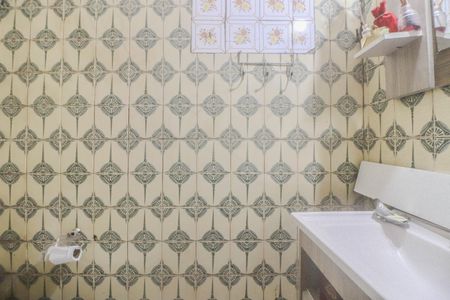 Casa à venda com 300m², 3 quartos e 3 vagas Casa à venda com 300m², 3 quartos e 3 vagasBanheiro Social