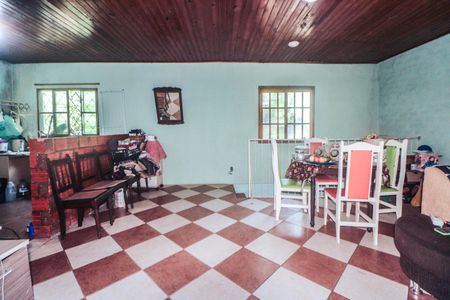 Casa à venda com 300m², 3 quartos e 3 vagas Casa à venda com 300m², 3 quartos e 3 vagasSala Íntima