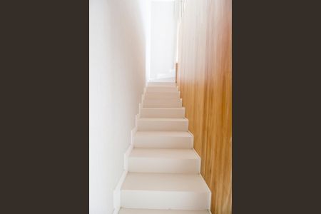 Apartamento à venda com 338m², 4 quartos e 4 vagas Apartamento à venda com 338m², 4 quartos e 4 vagasEscada