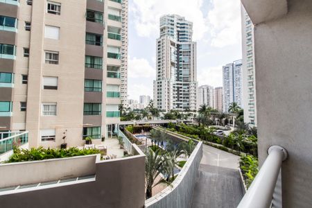 Apartamento à venda com 338m², 4 quartos e 4 vagas Apartamento à venda com 338m², 4 quartos e 4 vagasVista da Suíte