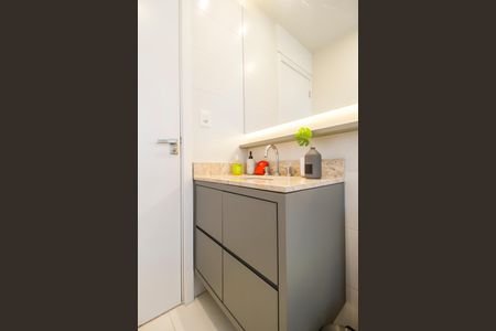 Apartamento à venda com 338m², 4 quartos e 4 vagas Apartamento à venda com 338m², 4 quartos e 4 vagasBanheiro da Suíte 2
