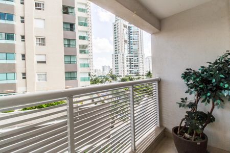 Apartamento à venda com 338m², 4 quartos e 4 vagas Apartamento à venda com 338m², 4 quartos e 4 vagasVaranda