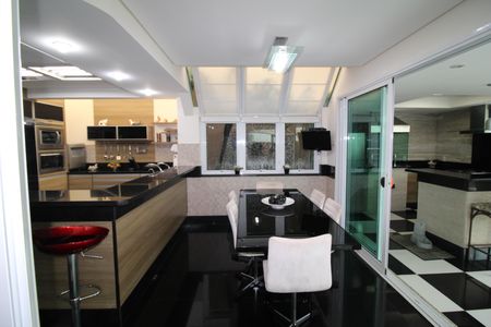 Casa à venda com 790m², 4 quartos e 8 vagasCozinha