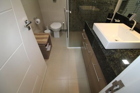 Casa à venda com 790m², 4 quartos e 8 vagasBanheiro Suíte 3