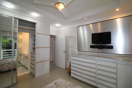 Casa à venda com 790m², 4 quartos e 8 vagasSuíte 1