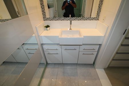 Casa à venda com 790m², 4 quartos e 8 vagasBanheiro Suíte 1