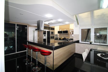 Casa à venda com 790m², 4 quartos e 8 vagasCozinha