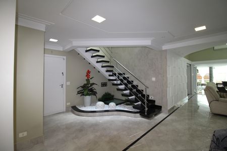 Casa à venda com 790m², 4 quartos e 8 vagasSala