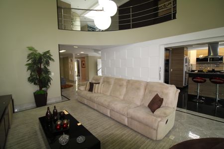 Casa à venda com 790m², 4 quartos e 8 vagasSala