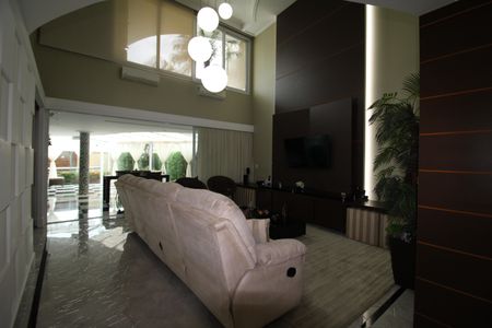 Casa à venda com 790m², 4 quartos e 8 vagasSala