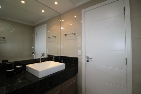 Casa à venda com 790m², 4 quartos e 8 vagasBanheiro Suíte 3