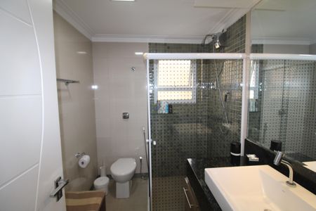 Casa à venda com 790m², 4 quartos e 8 vagasBanheiro Suíte 3