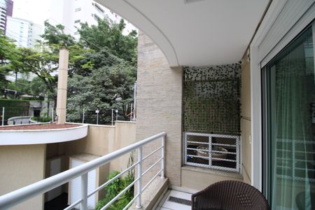 Casa à venda com 790m², 4 quartos e 8 vagasQuarto 1 - Varanda