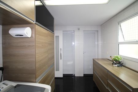 Casa à venda com 790m², 4 quartos e 8 vagasÁrea de Serviço