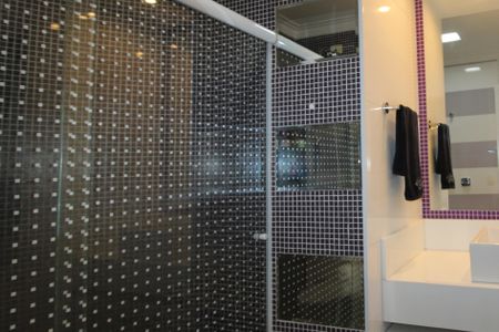 Casa à venda com 790m², 4 quartos e 8 vagasBanheiro Suíte 2