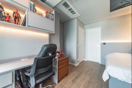 Apartamento à venda com 197m², 3 quartos e 3 vagas Apartamento à venda com 197m², 3 quartos e 3 vagasSuíte 2