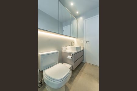 Apartamento à venda com 197m², 3 quartos e 3 vagas Apartamento à venda com 197m², 3 quartos e 3 vagasBanheiro da Suíte 1