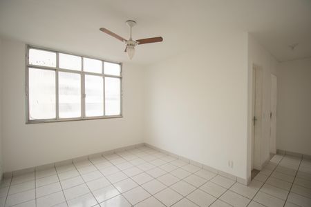 Sala de apartamento para alugar com 2 quartos, 56m² em Estrela do Norte, São Gonçalo