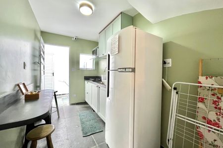 Casa à venda com 140m², 3 quartos e sem vaga Casa à venda com 140m², 3 quartos e sem vagaCozinha