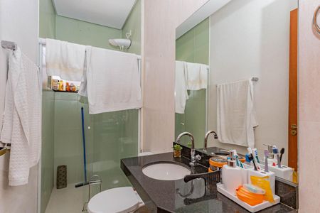 Casa à venda com 250m², 3 quartos e 2 vagasBanheiro da Suíte 2