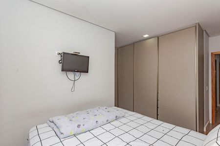 Casa à venda com 250m², 3 quartos e 2 vagasSuíte 2