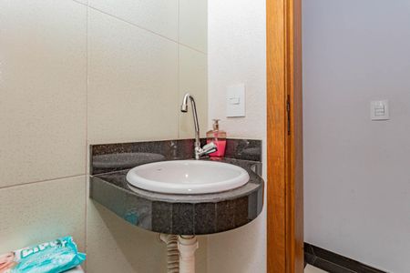 Casa à venda com 250m², 3 quartos e 2 vagasLavabo