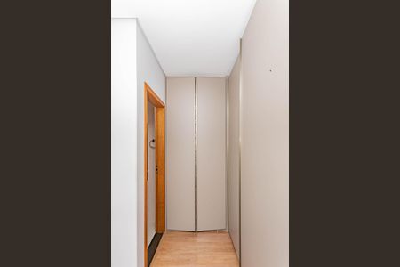 Casa à venda com 250m², 3 quartos e 2 vagasSuíte 2