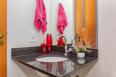 Casa à venda com 250m², 3 quartos e 2 vagasBanheiro Social