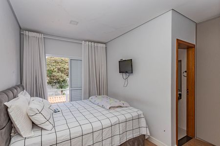 Casa à venda com 250m², 3 quartos e 2 vagasSuíte 2