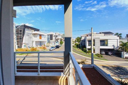 Casa de condomínio à venda com 325m², 5 quartos e 4 vagas Casa de condomínio à venda com 325m², 5 quartos e 4 vagasVaranda da Suíte 3