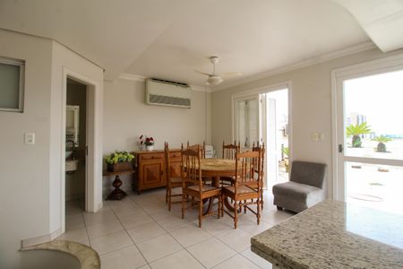 Apartamento à venda com 166m², 2 quartos e 2 vagas Apartamento à venda com 166m², 2 quartos e 2 vagasCobertura