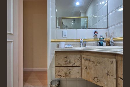 Apartamento à venda com 170m², 3 quartos e 2 vagasBanheiro Social