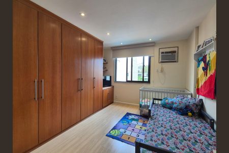 Apartamento à venda com 170m², 3 quartos e 2 vagasSuite 1