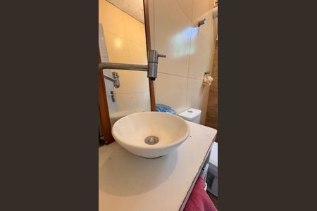 Casa à venda com 243m², 3 quartos e 2 vagas Casa à venda com 243m², 3 quartos e 2 vagasBanheiro