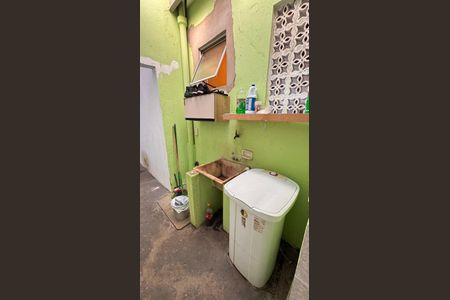 Casa à venda com 243m², 3 quartos e 2 vagas Casa à venda com 243m², 3 quartos e 2 vagasÁrea de Serviço