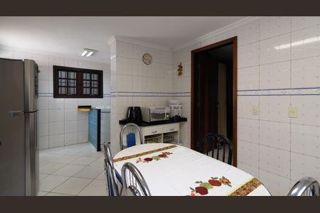 Casa à venda com 208m², 5 quartos e 5 vagas Casa à venda com 208m², 5 quartos e 5 vagasCozinha