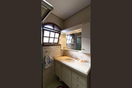 Casa à venda com 208m², 5 quartos e 5 vagas Casa à venda com 208m², 5 quartos e 5 vagasBanheiro