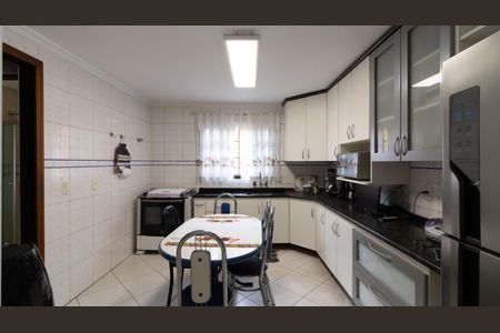 Casa à venda com 208m², 5 quartos e 5 vagas Casa à venda com 208m², 5 quartos e 5 vagasCozinha