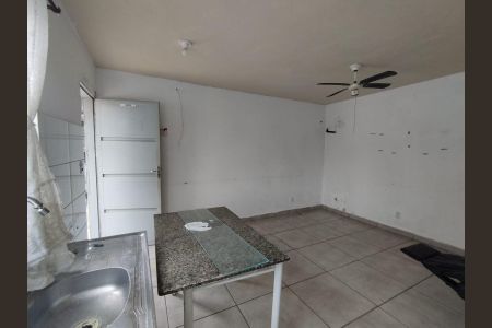 Casa à venda com 400m², 2 quartos e 1 vagaSala/Cozinha