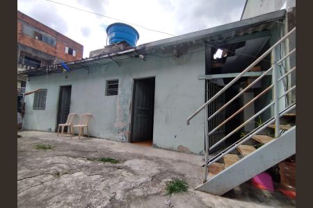 Casa à venda com 400m², 2 quartos e 1 vagaPrimeira casa do terreno