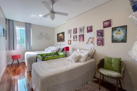Casa à venda com 380m², 3 quartos e 6 vagas Casa à venda com 380m², 3 quartos e 6 vagasQuarto 2