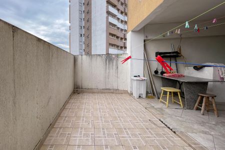 Casa à venda com 380m², 3 quartos e 6 vagas Casa à venda com 380m², 3 quartos e 6 vagasVaranda