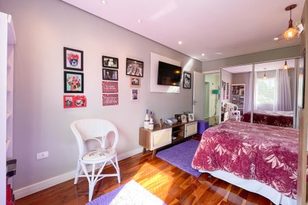 Casa à venda com 380m², 3 quartos e 6 vagas Casa à venda com 380m², 3 quartos e 6 vagasQuarto 1