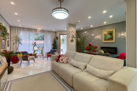 Casa à venda com 380m², 3 quartos e 6 vagas Casa à venda com 380m², 3 quartos e 6 vagasSala